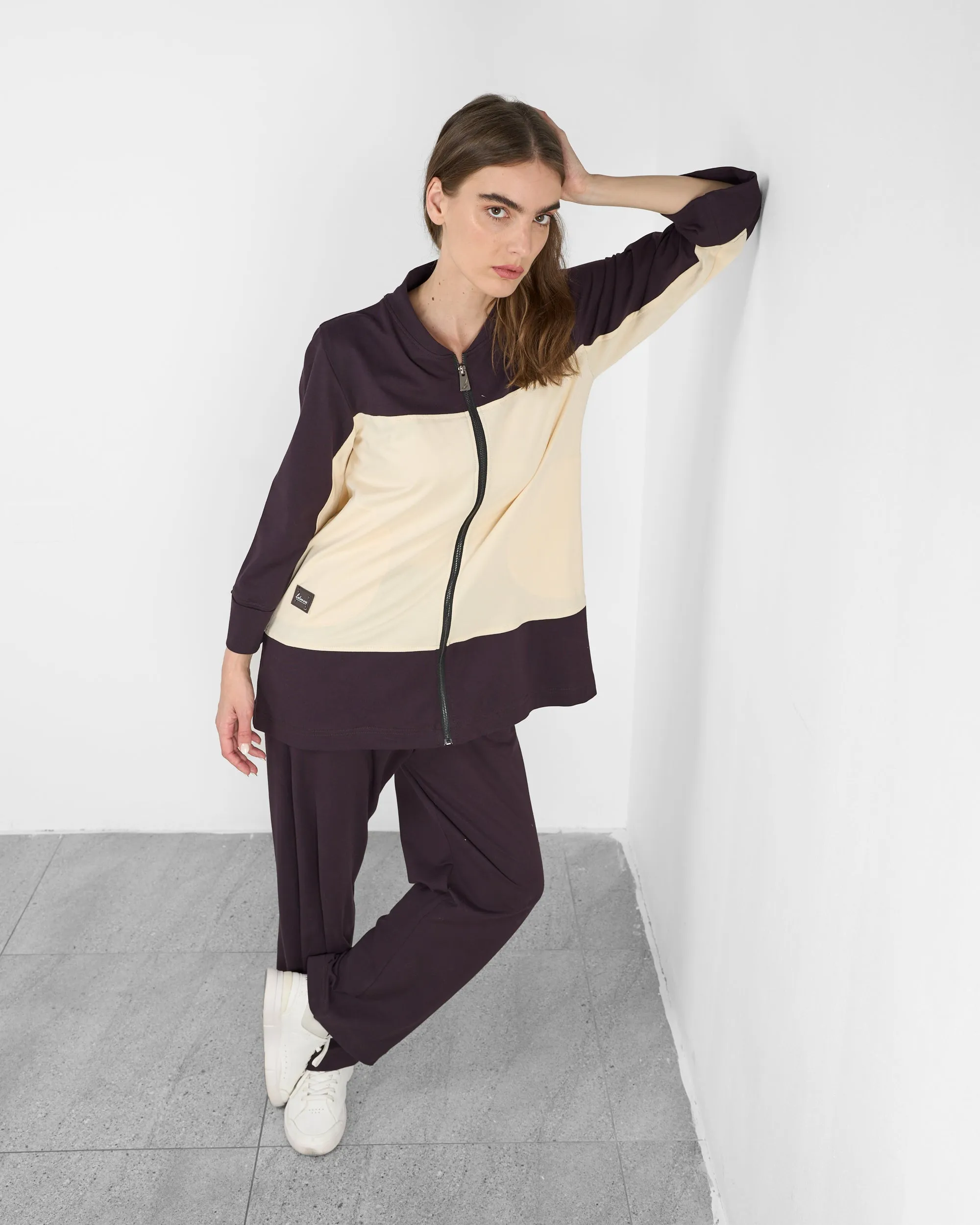 Contrast design with front zipper and full cuff sleeves, elastic waist straight pants Activewear 3974 - ملابس رياضية