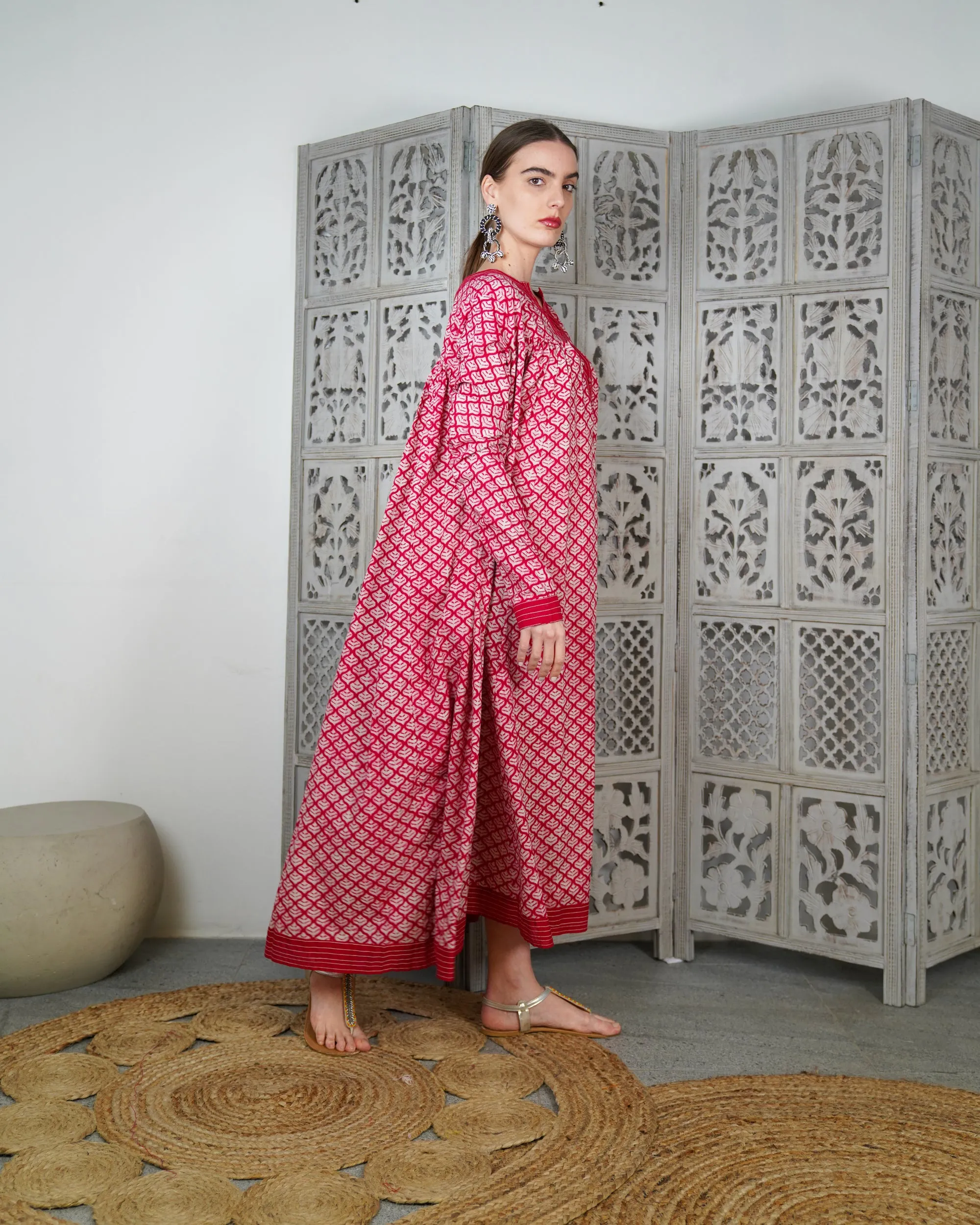 Embroidered V-Shape collar design with buttons, Klosh design with long sleeves cotton kaftan 2615 - قفطان