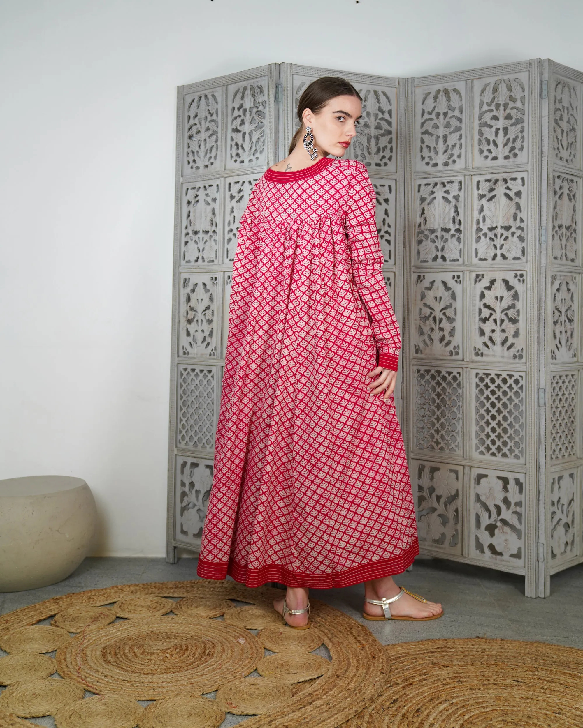 Embroidered V-Shape collar design with buttons, Klosh design with long sleeves cotton kaftan 2615 - قفطان