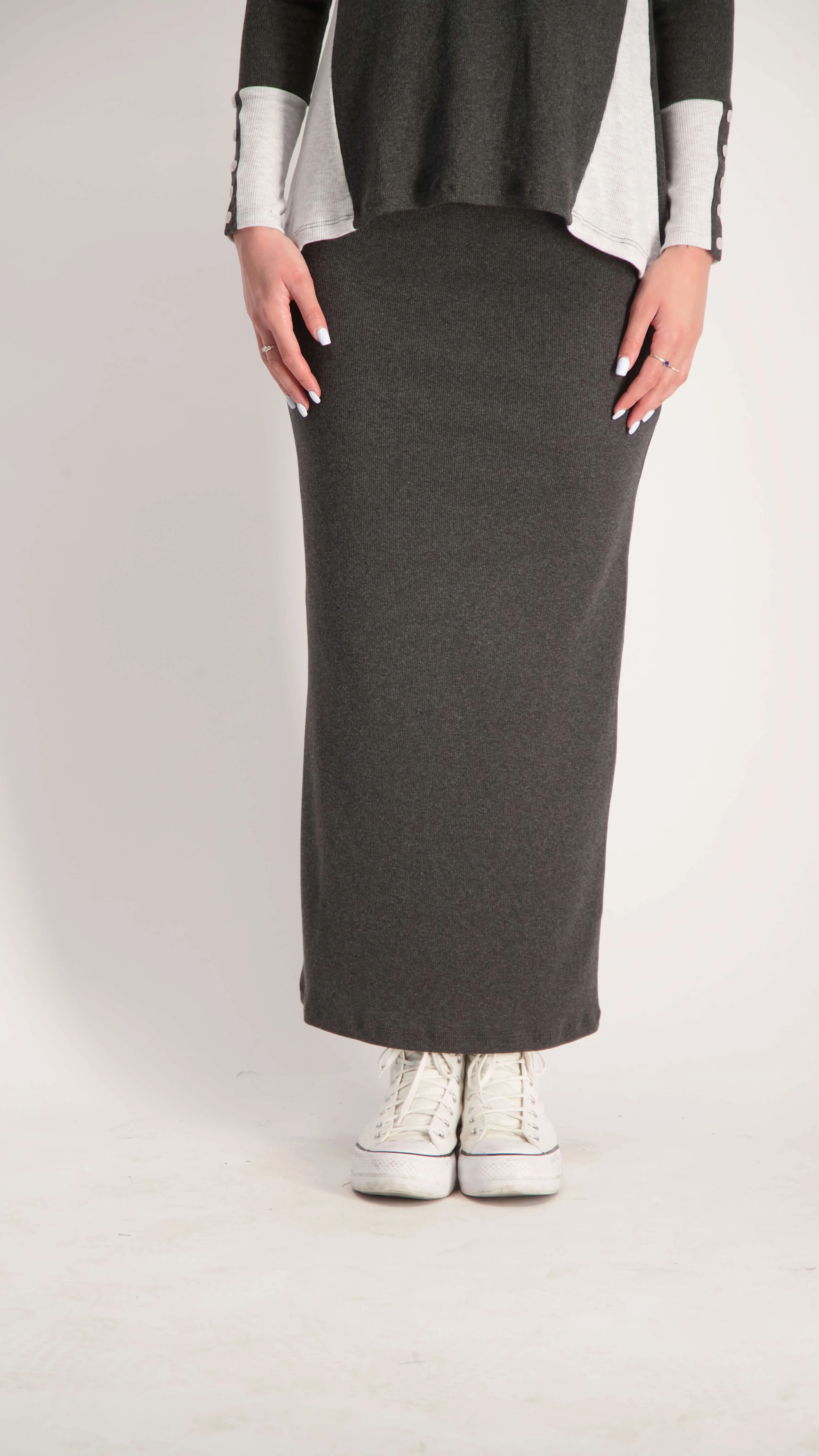 Ribbed Maxi Skirt / Charcoal / חצאית