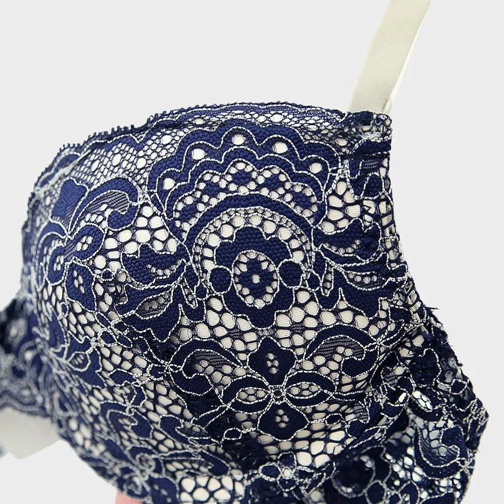 Women Eye Closure with Hook wired Padded Bra and Lace Detail